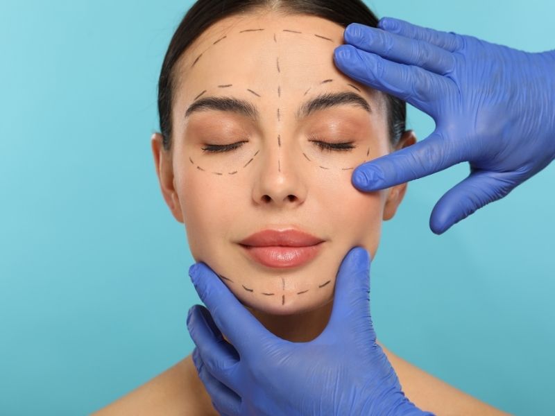 mini-yuz-germe-ameliyati-nasil-yapilir